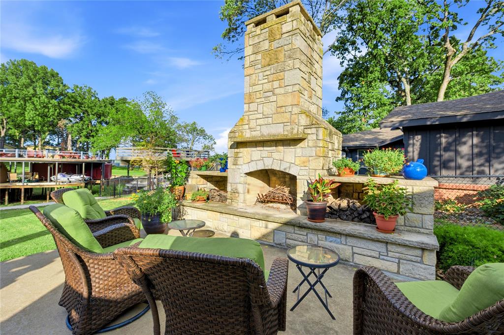 401 Lake Drive, Tool, TX 75143