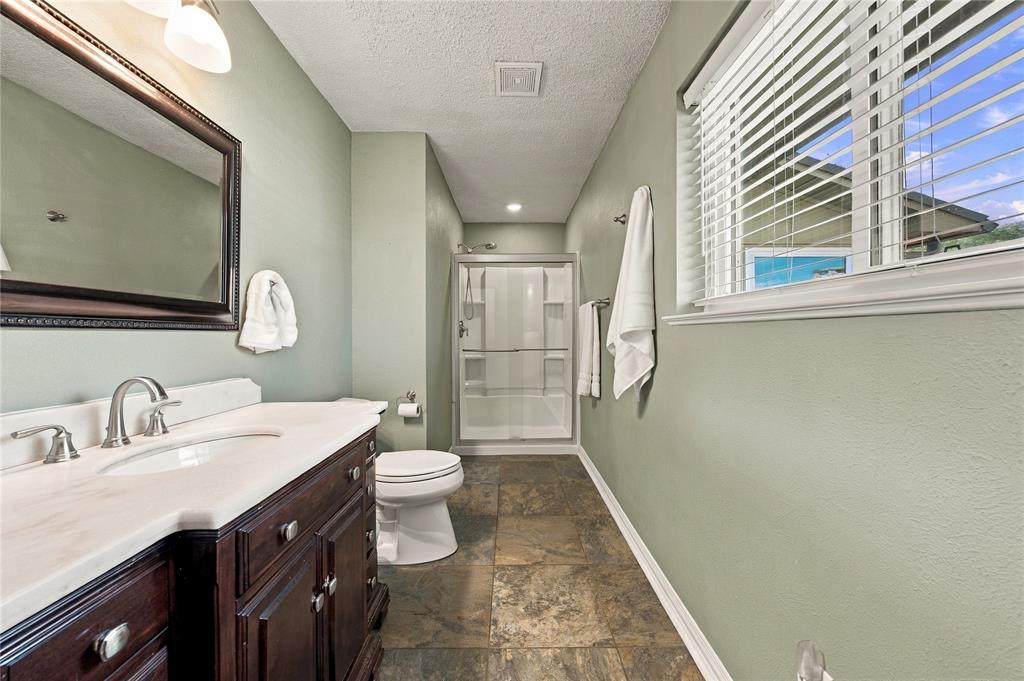 401 Lake Drive, Tool, TX 75143