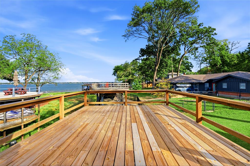 401 Lake Drive, Tool, TX 75143
