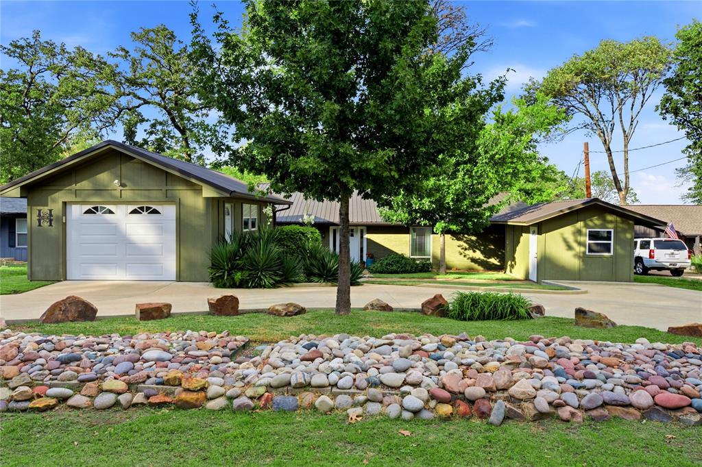 401 Lake Drive, Tool, TX 75143