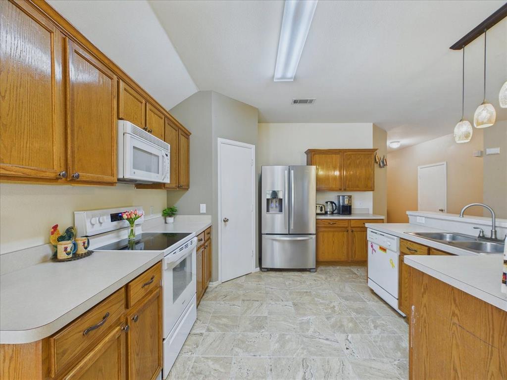 613 Quail Hollow Drive, Midlothian, TX 76065
