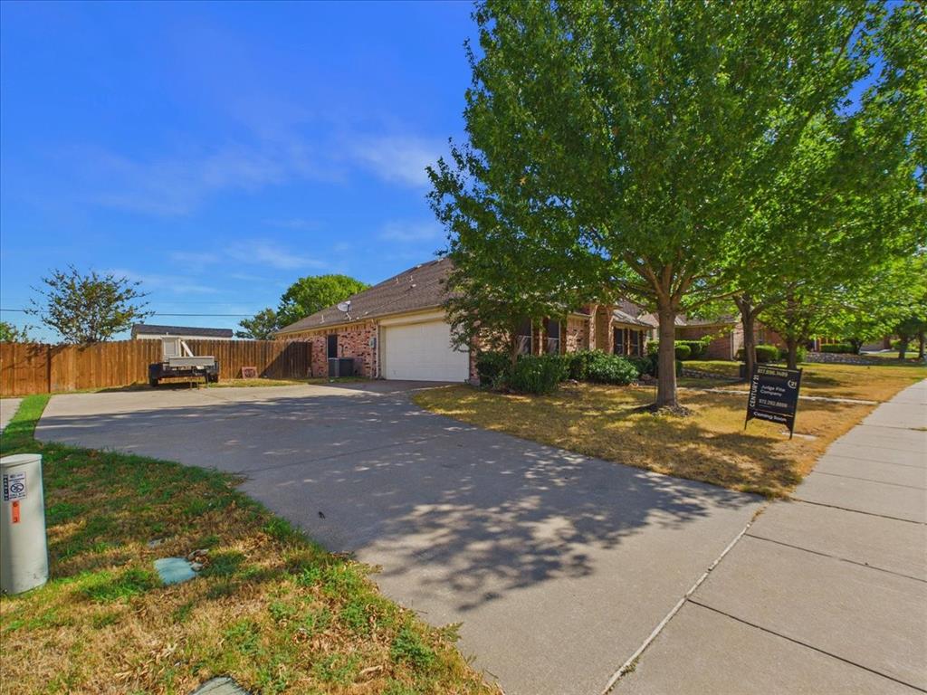 613 Quail Hollow Drive, Midlothian, TX 76065