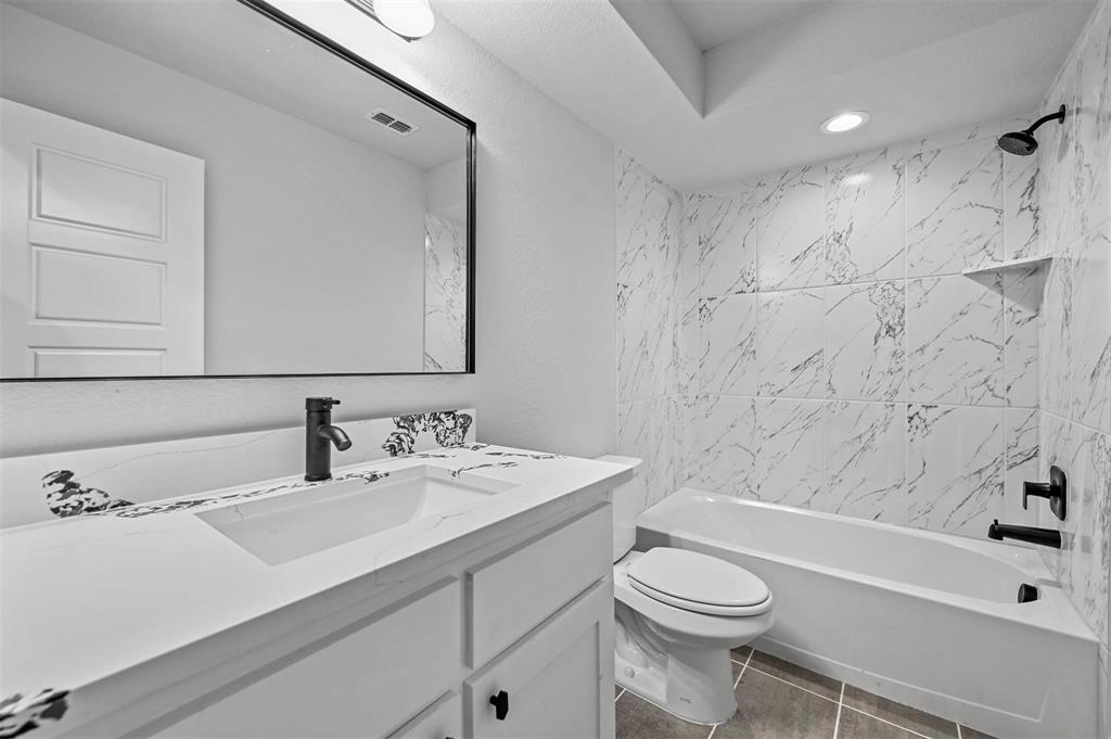 2640 Santa Barbara Drive, Grand Prairie, TX 75052