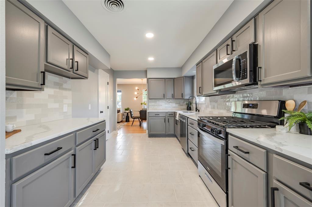 3017 San Medina Avenue, Dallas, TX 75228 3017 San Medina Avenue, Dallas, TX 75228