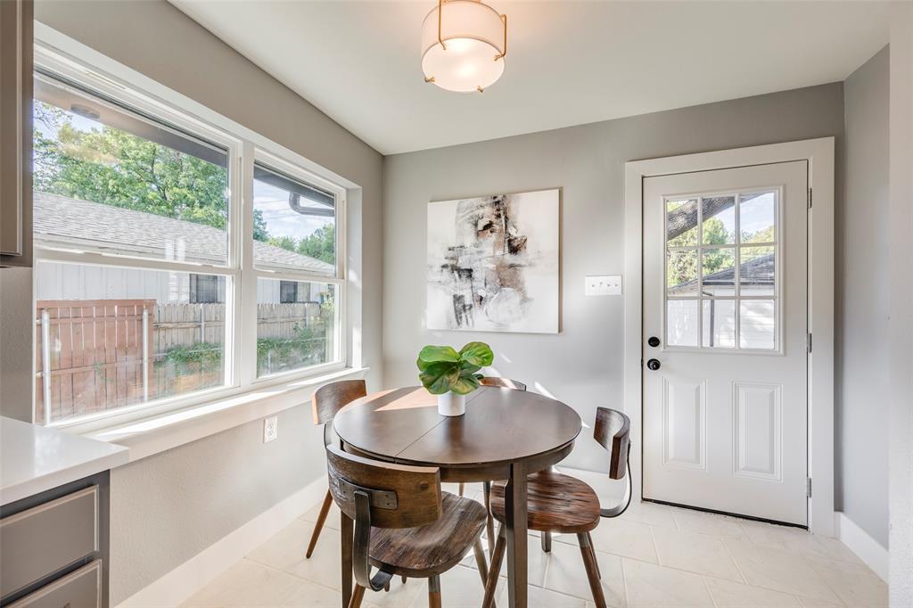 3017 San Medina Avenue, Dallas, TX 75228