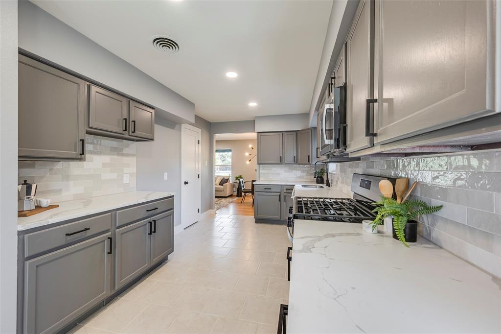 3017 San Medina Avenue, Dallas, TX 75228 3017 San Medina Avenue, Dallas, TX 75228