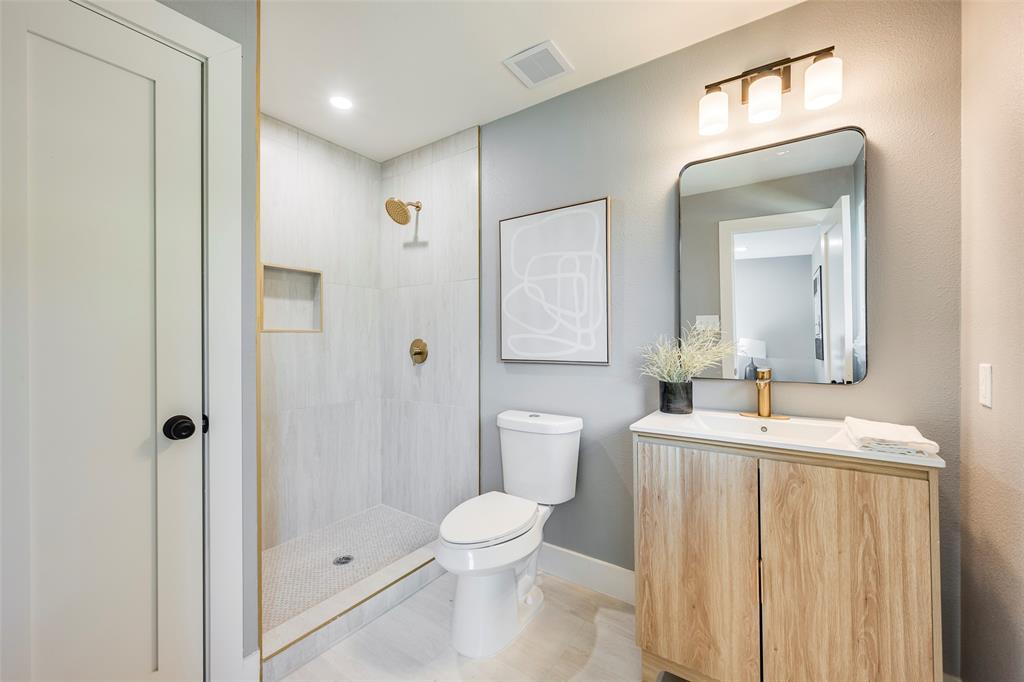 3017 San Medina Avenue, Dallas, TX 75228