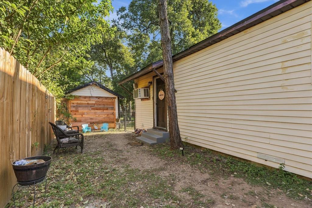 Courtyard with Unit B entrance