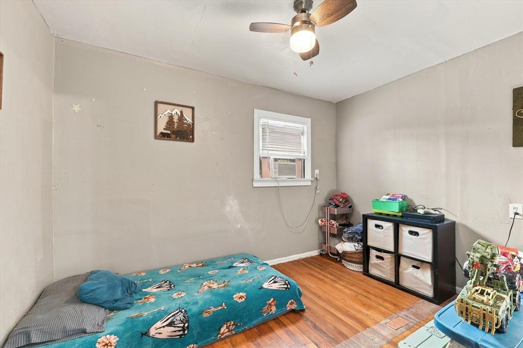 Unit B guest bedroom