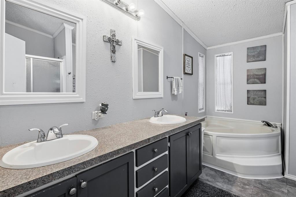 5716 County Road 4516, Commerce, TX 75428