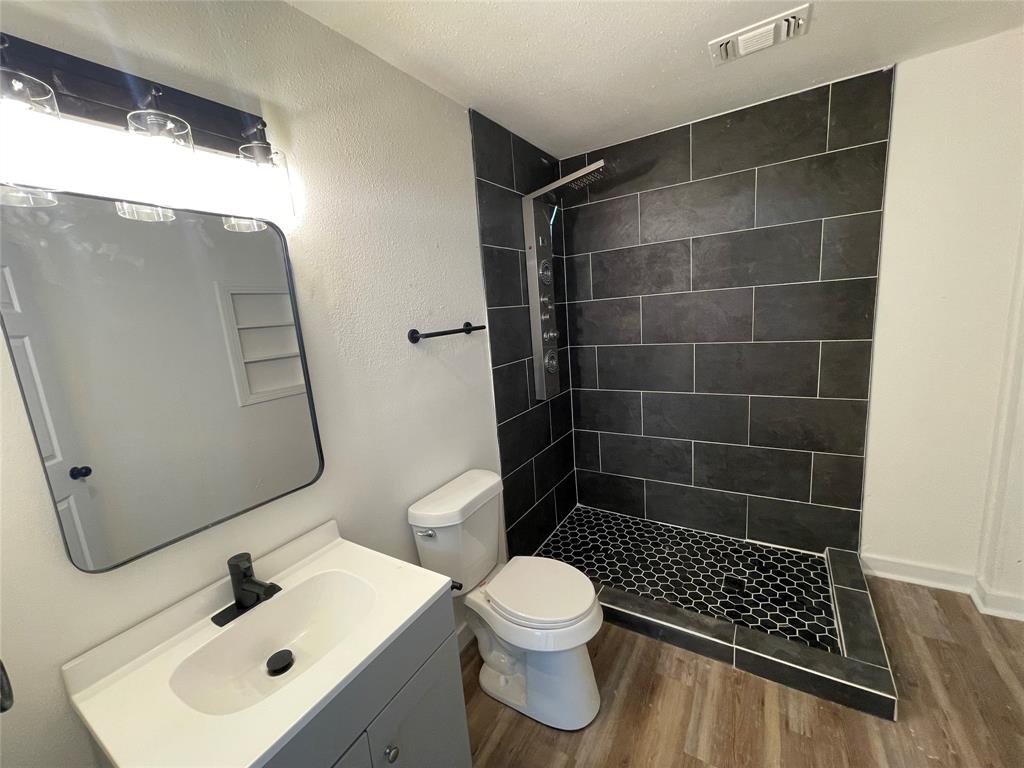 709 E Jefferson Street, Waxahachie, TX 75165 709 E Jefferson Street, Waxahachie, TX 75165