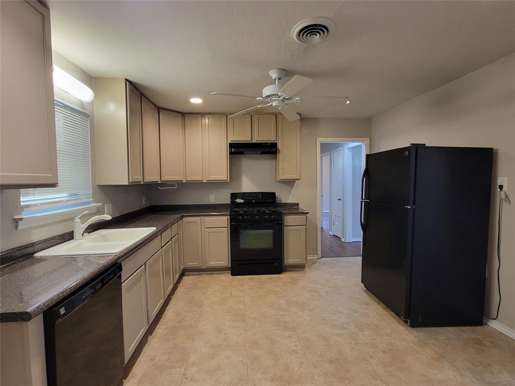 1311 Crestridge Drive, Mesquite, TX 75149