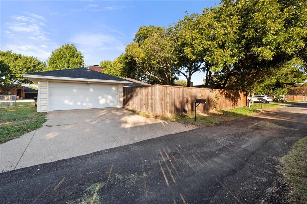 1606 Ridge Court, Midlothian, TX 76065