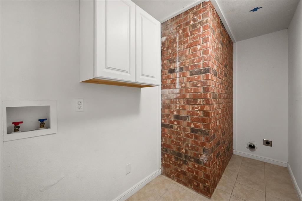 1606 Ridge Court, Midlothian, TX 76065