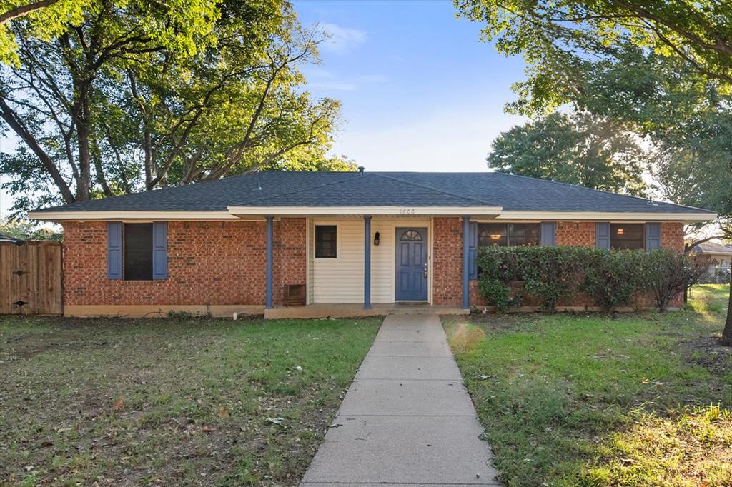 1606 Ridge Court, Midlothian, TX 76065