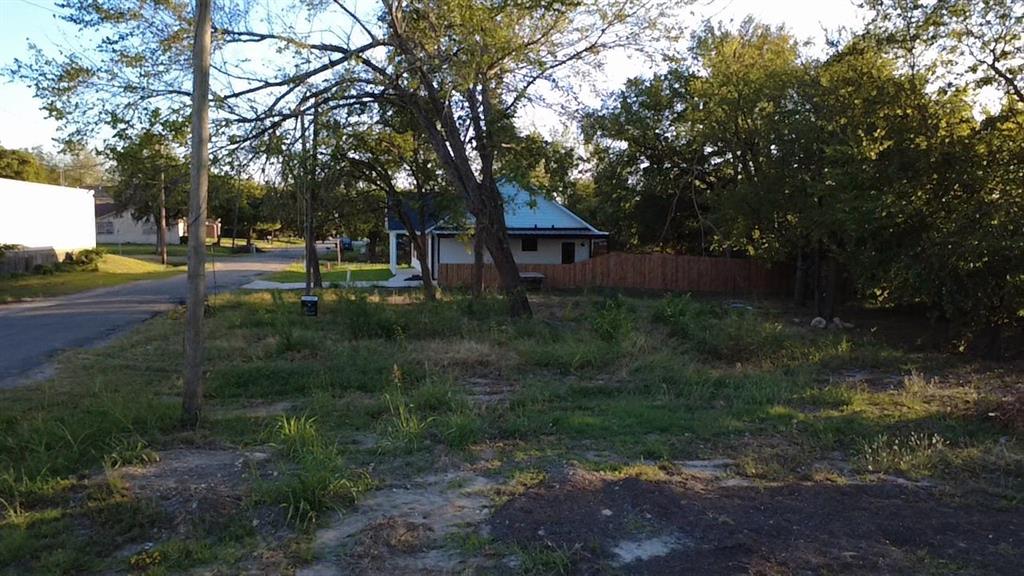 130 S Manson Street, Wolfe City, TX 75496 130 S Manson Street, Wolfe City, TX 75496