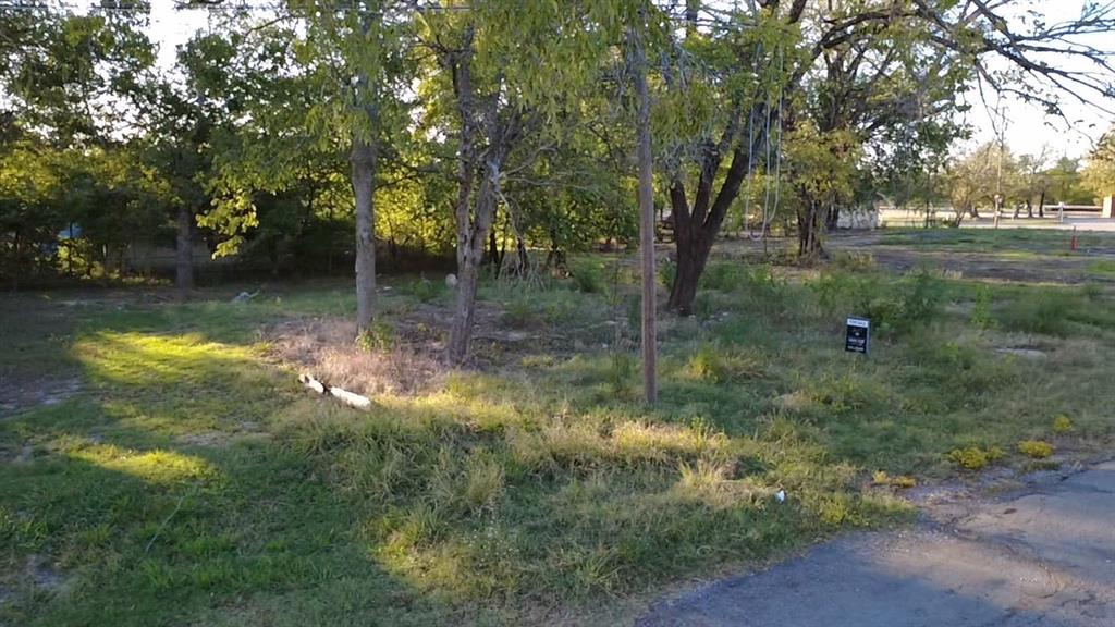 130 S Manson Street, Wolfe City, TX 75496 130 S Manson Street, Wolfe City, TX 75496