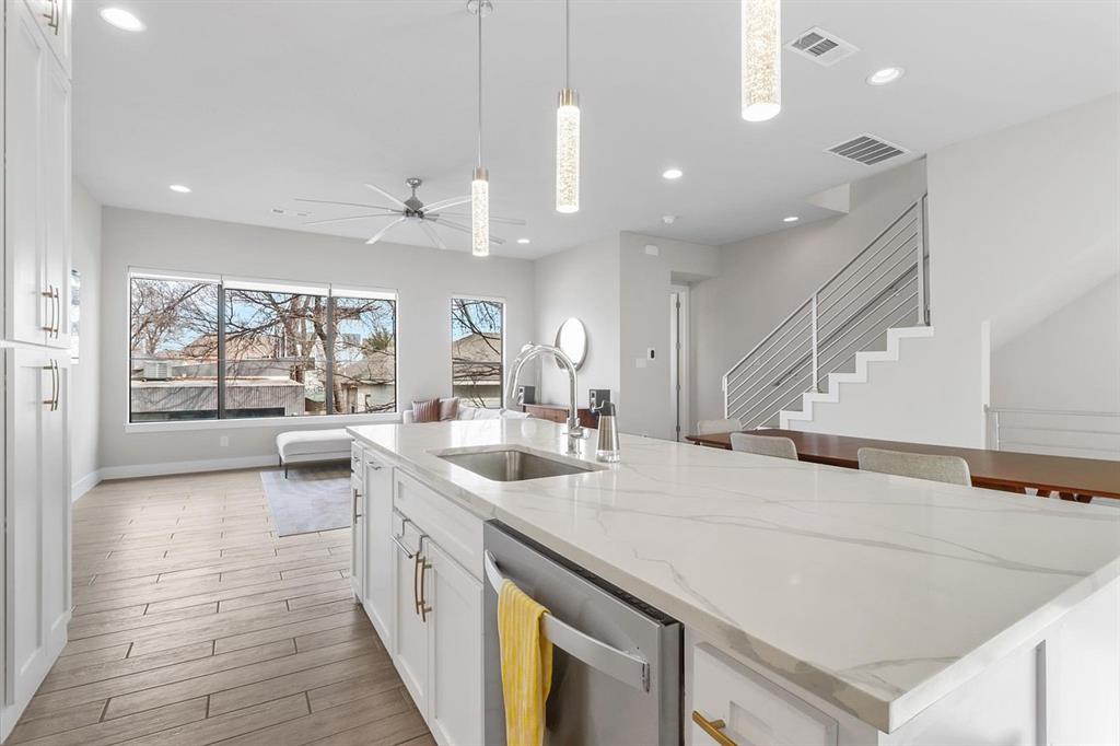 4526 Deere Street, #204, Dallas, TX 75204 4526 Deere Street, #204, Dallas, TX 75204