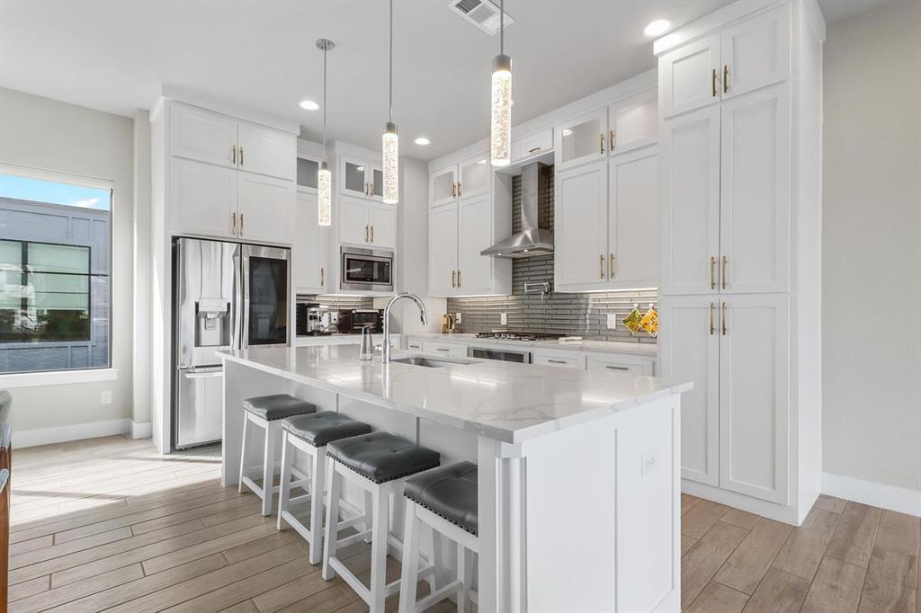 4526 Deere Street, #204, Dallas, TX 75204 4526 Deere Street, #204, Dallas, TX 75204