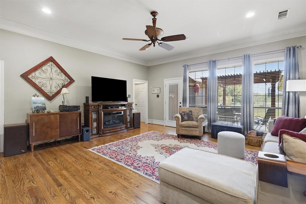 824 Parkhaven Drive, Mesquite, TX 75149 824 Parkhaven Drive, Mesquite, TX 75149