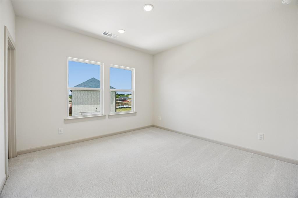 You'll find nicely sized secondary bedrooms in our Giselle floor plan.
