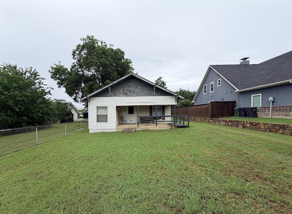 105 E 3RD Street, Prosper, TX 75078 105 E 3RD Street, Prosper, TX 75078