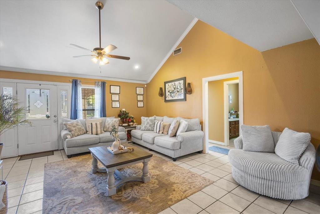 758 County Road 37, Tyler, TX 75706