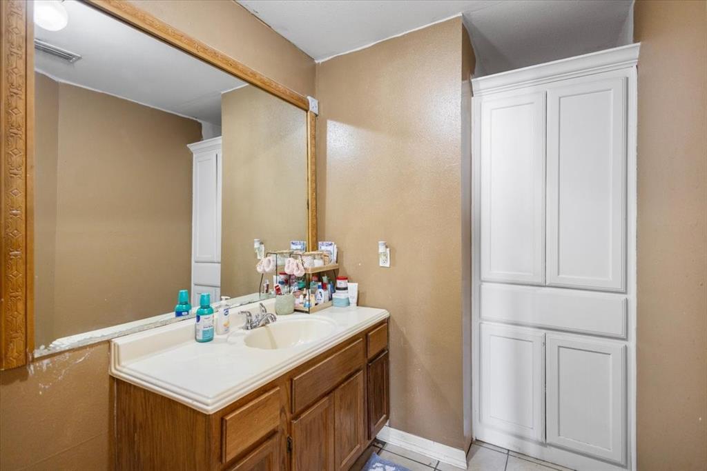 758 County Road 37, Tyler, TX 75706