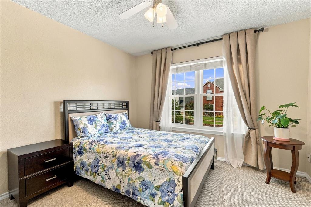 Spacious spare bedroom