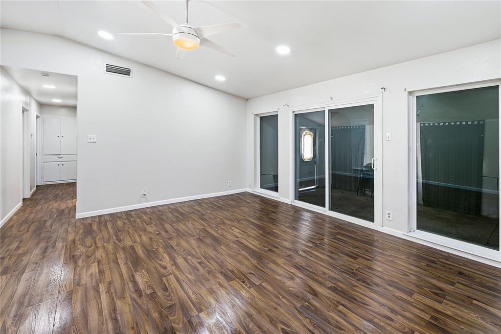 333 Blueberry Lane, Grand Prairie, TX 75052