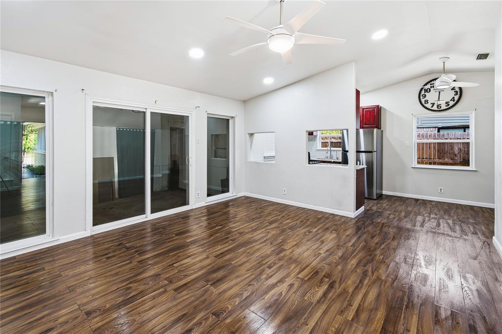 333 Blueberry Lane, Grand Prairie, TX 75052