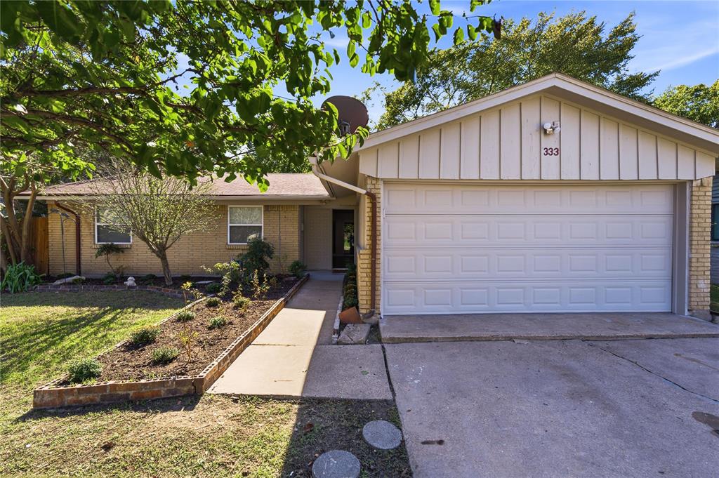 333 Blueberry Lane, Grand Prairie, TX 75052