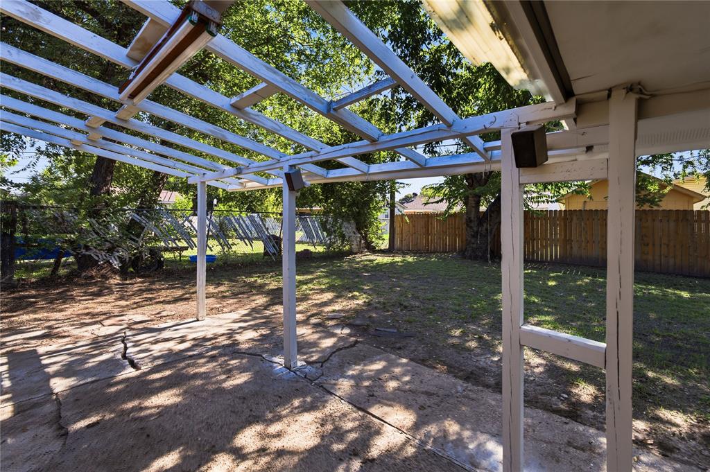 333 Blueberry Lane, Grand Prairie, TX 75052
