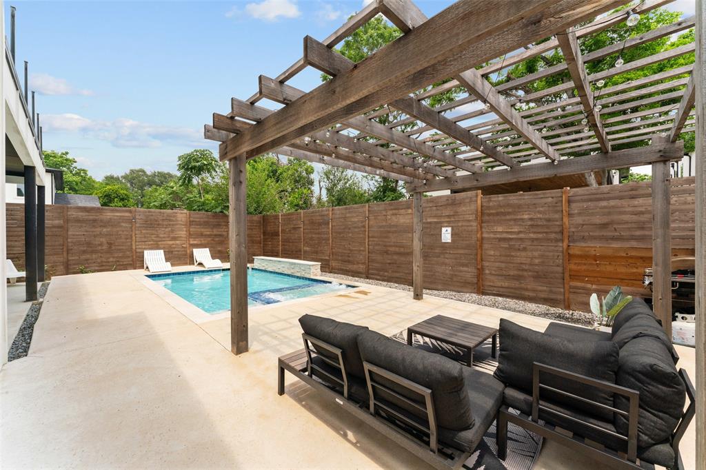 3210 Herbert, Dallas, TX 75212