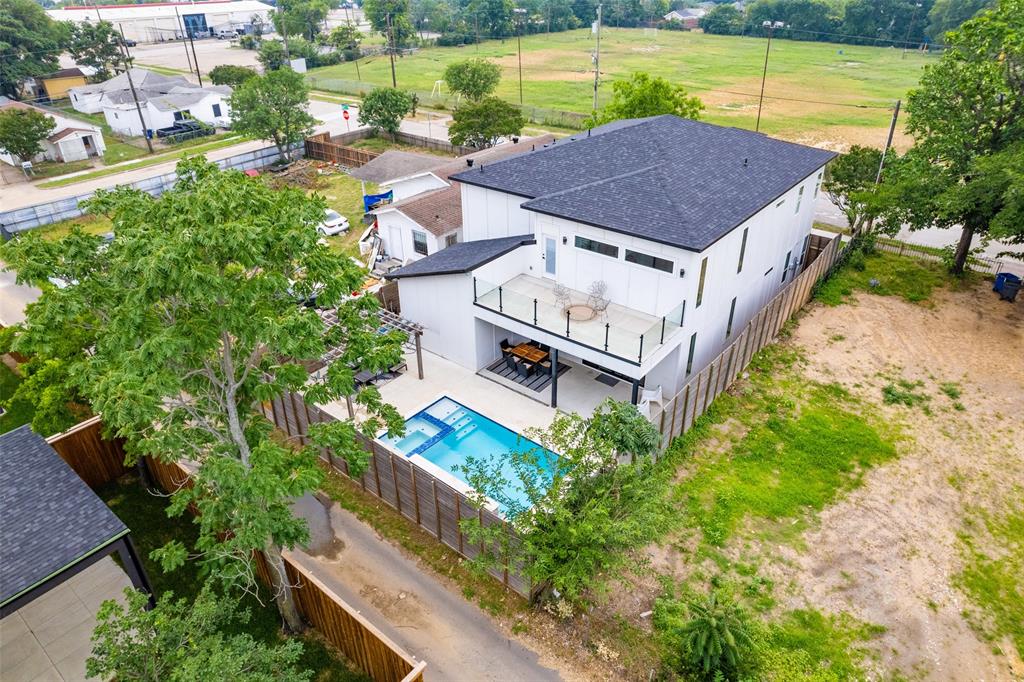 3210 Herbert, Dallas, TX 75212