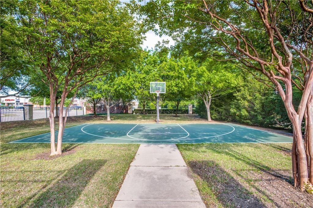 neighborhood basketball court