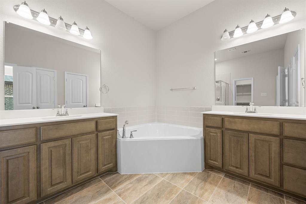 347 Freestall- Primary Suite-5