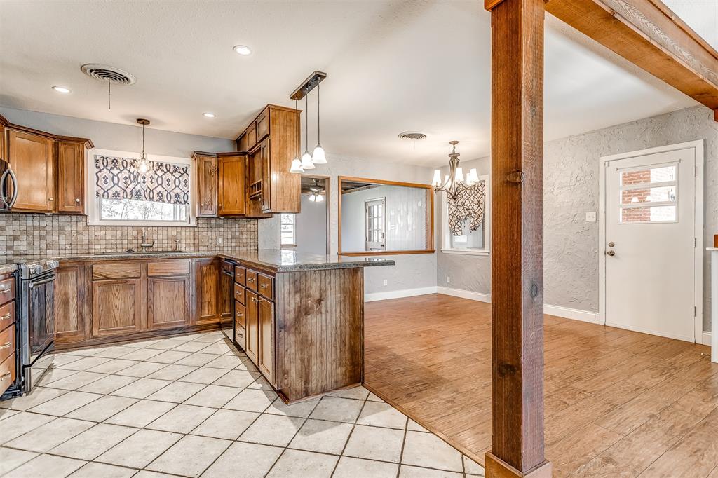 1811 Ferris Avenue, Waxahachie, TX 75165 1811 Ferris Avenue, Waxahachie, TX 75165