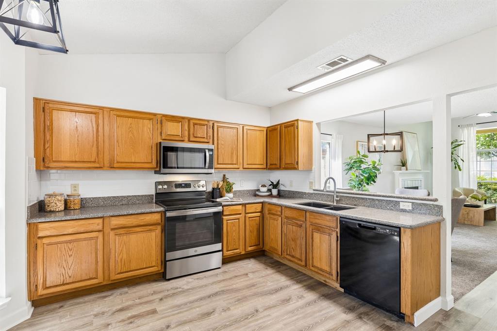 2214 Country Dell Drive, Garland, TX 75040