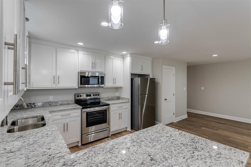 603 Casa Linda Drive, #B, Ennis, TX 75119