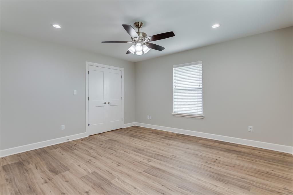 603 Casa Linda Drive, #B, Ennis, TX 75119