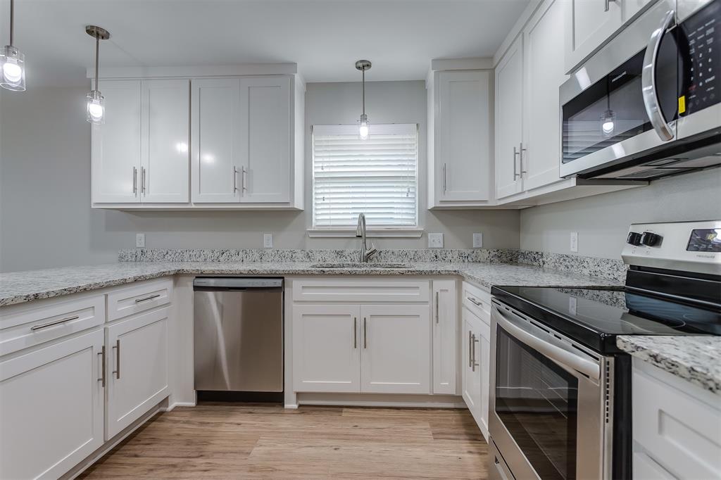 603 Casa Linda Drive, #B, Ennis, TX 75119