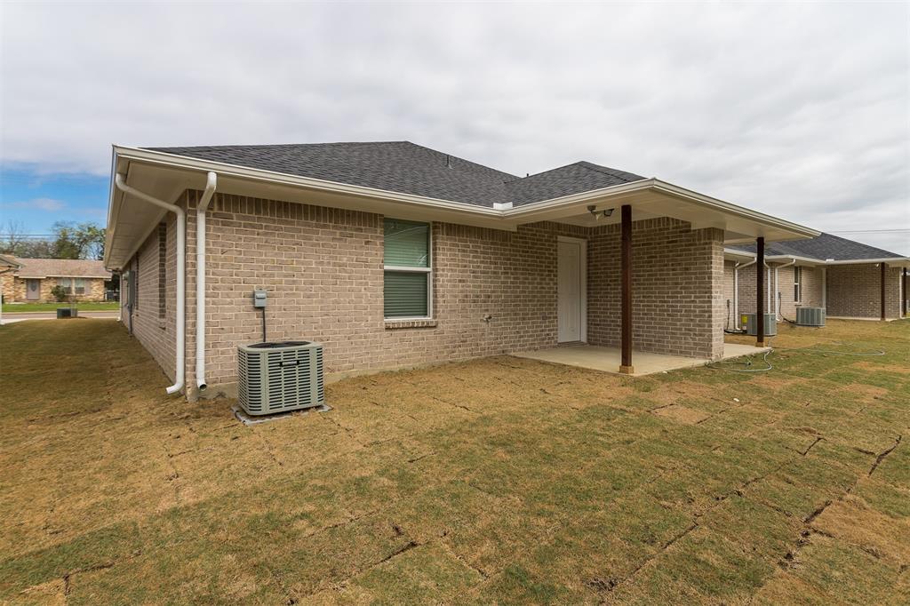 603 Casa Linda Drive, #B, Ennis, TX 75119