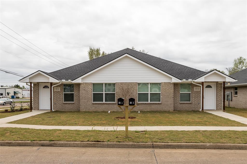 603 Casa Linda Drive, #B, Ennis, TX 75119