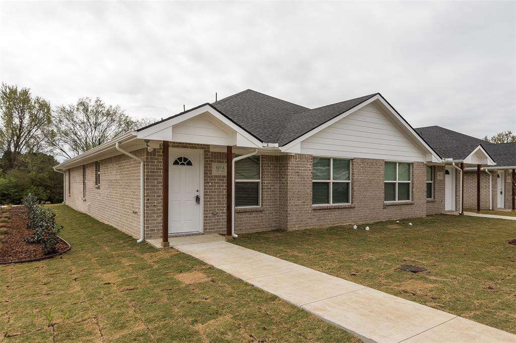 603 Casa Linda Drive, #B, Ennis, TX 75119