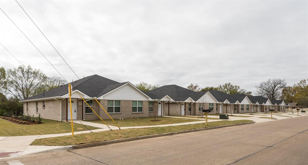 603 Casa Linda Drive, #B, Ennis, TX 75119