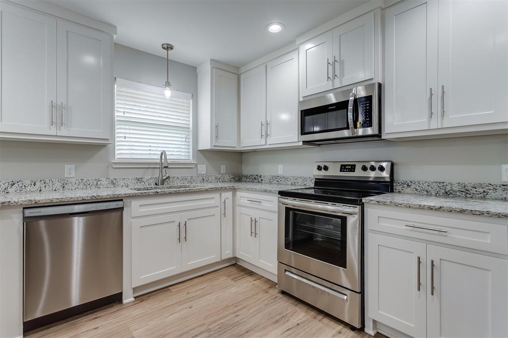 603 Casa Linda Drive, #B, Ennis, TX 75119