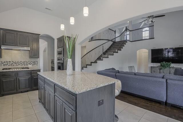909 Heath Creek Drive, DeSoto, TX 75115