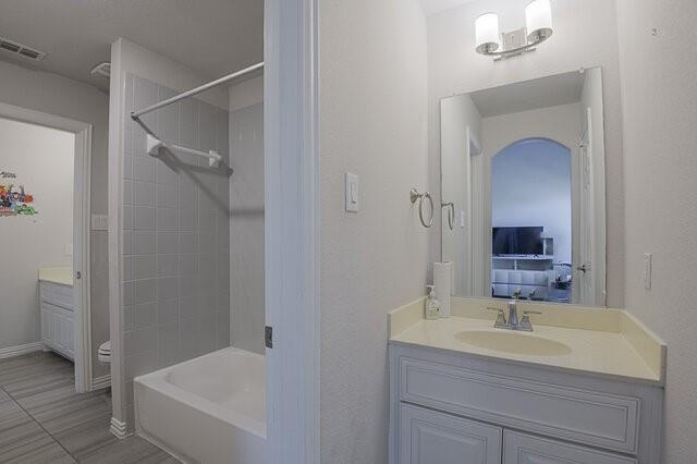 909 Heath Creek Drive, DeSoto, TX 75115
