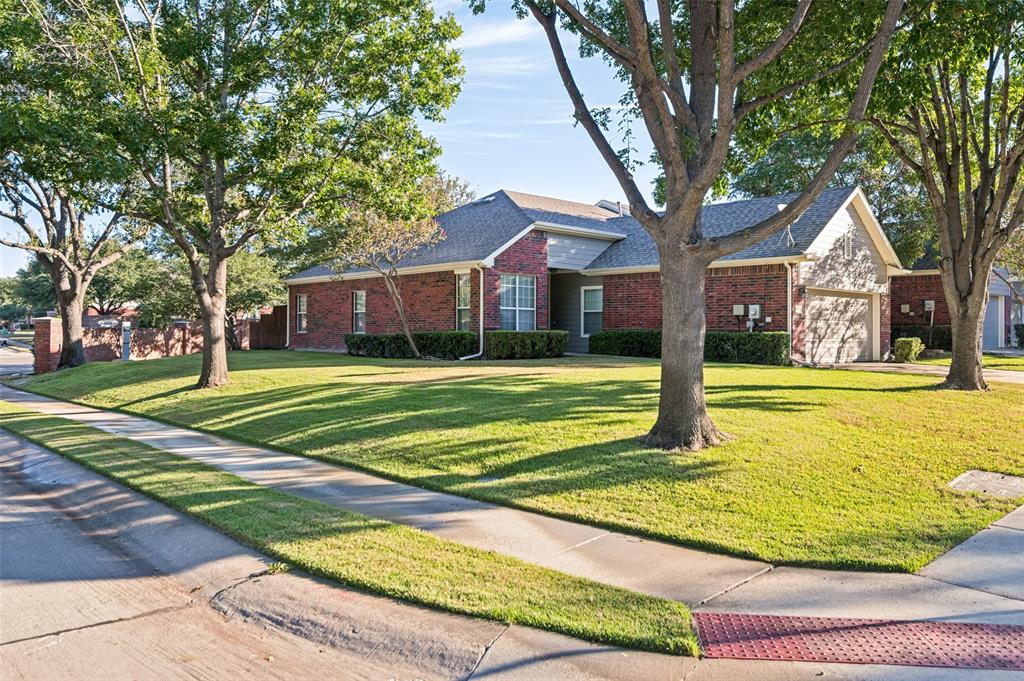 Corner lot with large treed side yard Corner lot with large treed side yard